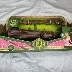 Noble Collection WICKED Elphaba's Broom 36" in Easy Assembly! Costume